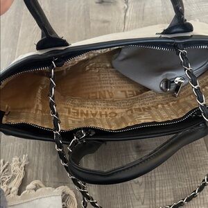 Elegant Women’s Tote Bag